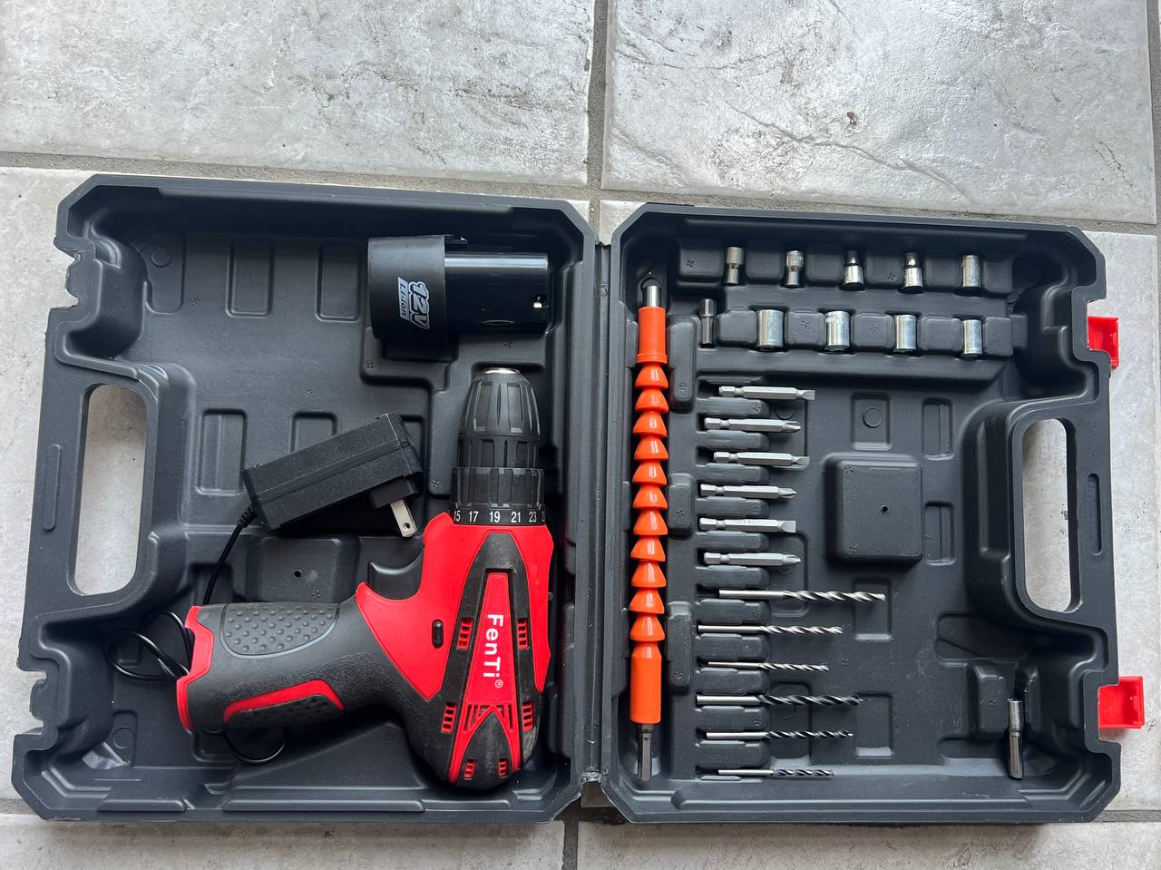 10PC Cordless Drill Set 10PC/$150 Unit/$15 MSRP/$40